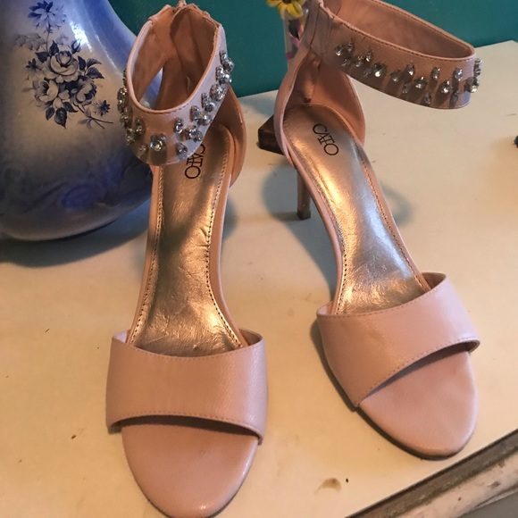 Heels - Picture 1 of 3